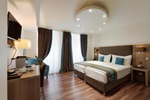 Superior Double Room room in Hotel Rousseau