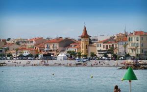 By the beach, Sea View, brand new