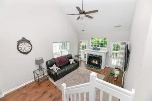 Pool Table, Spacious 3 Story, 4 Bedroom Dwelling - Монкс-Корнер