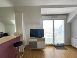 Appartements L'air marin Apt avec belle terrasse vue degagee sejour lumineux 10 mn a pied mer et centre Port en Bessin, tous commerces et restaurants, proche Bayeux et Omaha Beach : photos des chambres