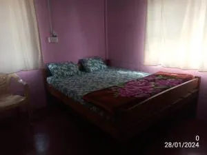 Rb guest house - 乞拉朋齐