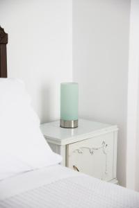 Chic 4th Floor Apt, Large Balcony, cinema view