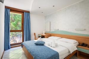 Economy Twin Room room in Hotel Hedera - Maslinica Hotels & Resorts