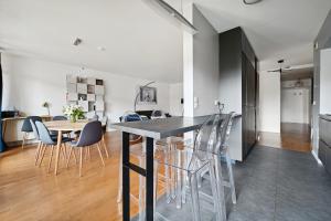 Veeve - Modern Marvel