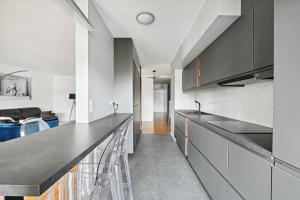 Veeve - Modern Marvel