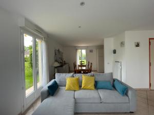 Maisons de vacances Saint Ho Mer Maison lumineuse vue mer 8 pers 4 chambres 2 sdb 2 WC etage renove en 2025 belle terrasse grand jardin clos parking 8 mn a pied petite plage grand jardin pres de Port en Bessin, Bayeux et plage Omaha beach : photos des chambres