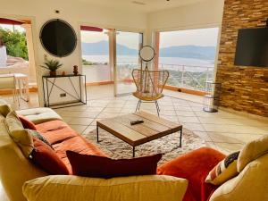 Villa Sì- Villa indépendante 3 chambres avec piscine et magnifique vue mer en plein centre de Porticcio