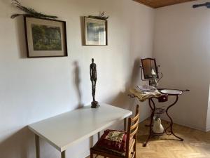 Stanza nel bosco alla Canova di Biforco