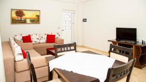 One-Bedroom Apartment with Balcony room in Vila Florika Hotel