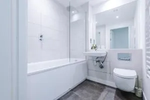 Stunning Apartment in City centre - 阿什顿下安林恩