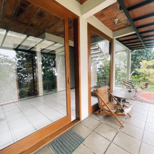 Wira garden vila city view & big garden for bbq and relax in Bandung strategic area