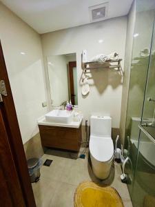 Cozy 1BR with BGC View Gym and Pool Included