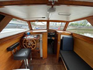 Bruzer boat 4-6p boco living Rotterdam Marina