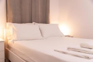 Eden - A Night near Athens Int Arpt