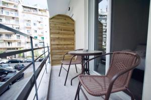 Studio antigonidon square