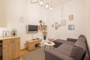 Stay and Play - Foosball and Comfort