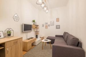 Stay and Play - Foosball and Comfort