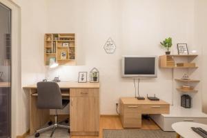 Stay and Play - Foosball and Comfort