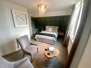 Deluxe Double Room with Sea View room in The Fossil Tree Hotel