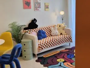 Funky Pop Art Paradise - 3 Pax 2 BR close to JB Town - Kempas