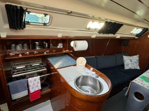 Barco à Vela em Peniche - West Sailing