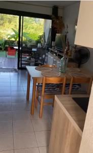 Appartements Les pieds dans l eau de Betty Ghisonaccia plage 50 m : photos des chambres