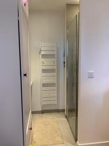 Appartement MOUGINS, moderne et cozy, piscine tennis pétanque et golf à 2 mns