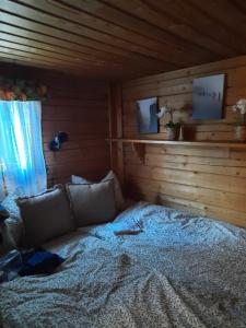 Gemütliche Blockhütte für Auszeit in Torsby auf einem Bauernhof