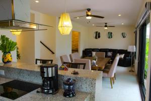 Corcomoran Luxury beachfront house