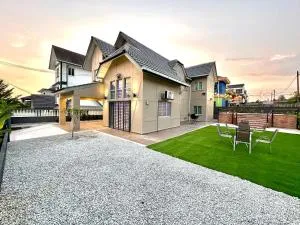 BNB Country Homestay, Rawang - 16 pax, pool, huge garden - Sungai Tinggi