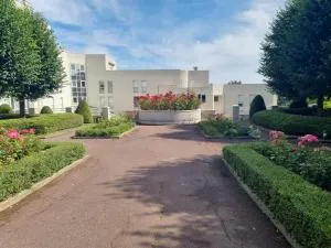 Chambre avec SDB et Toilettes privatives - 罗尼苏布瓦