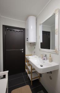 Free parking central top