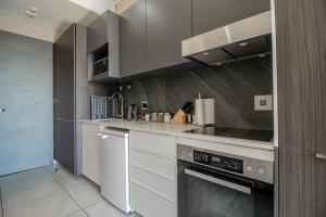 301 Menlyn Maine Trilogy Apartment