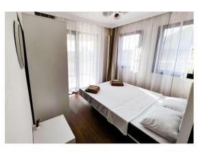 Luxury Villa With Private Pool And Garden Villa121