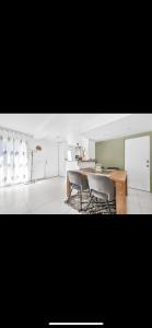 Appartements Appartement duplex en residence familiale et surveillee de 2 chambres a deux pas de paris avec sa place de parking et son jardinet Pas de fetes : photos des chambres