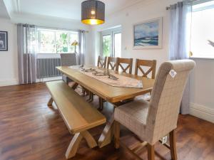 The Manor House Skerry Vore