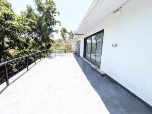 Ridge House for 4-10 PAX