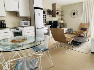 Beachside bliss with Lov