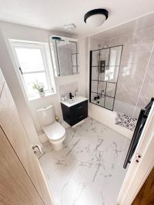 Stylish Modern Apartment in Blackpool with Parking