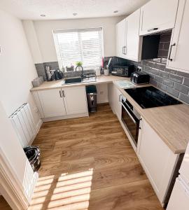 Stylish Modern Apartment in Blackpool with Parking