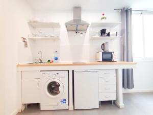 TQ8 303 Beach By Wave Properties