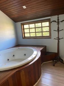 Casa ampla condomínio Maramar