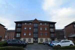 Stunning Liverpool City Location with River View and parking space included