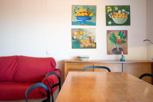 AT019 Vistas frontales de la playa, con piscina