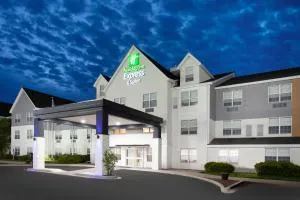 Holiday Inn Express & Suites Port Washington by IHG - Cedarburg
