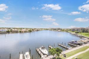 Rare 6th floor unit with amazing views of Clam Bay - 4hvězdičkové hotely ve městě Marco Island