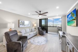 Rare 6th floor unit with amazing views of Clam Bay