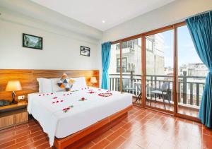 Hanoi Old Quarter Hotel & Travel