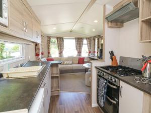 25 Manleigh Park