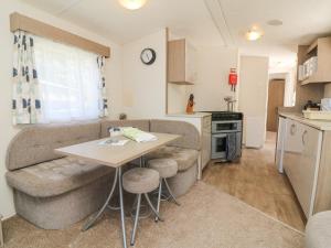 26 Manleigh Park